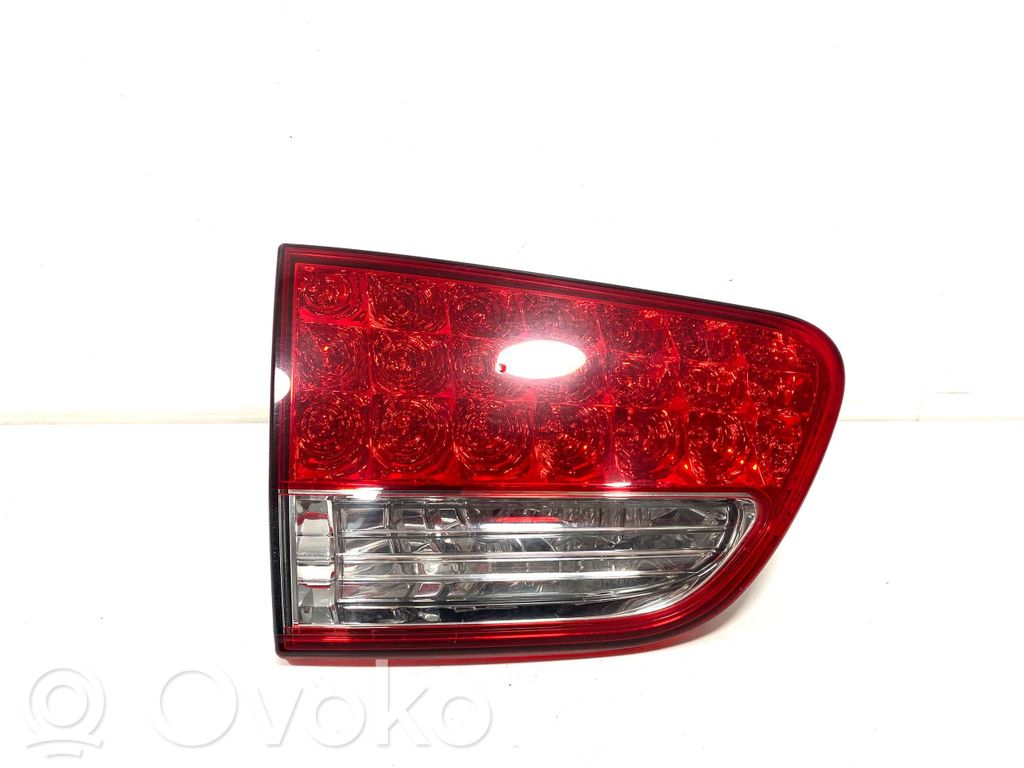 Citroen C-Crosser Galinis žibintas dangtyje 