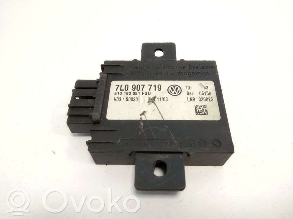Volkswagen Phaeton Alarm control unit/module 