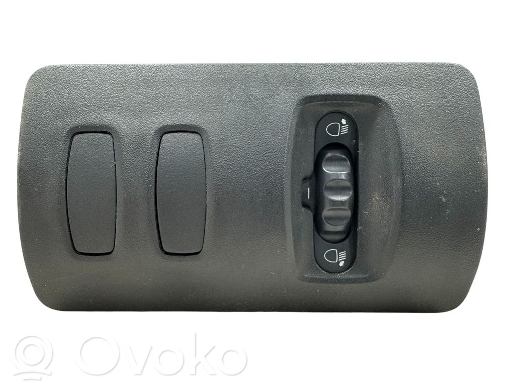 Renault Clio III Headlight level height control switch 