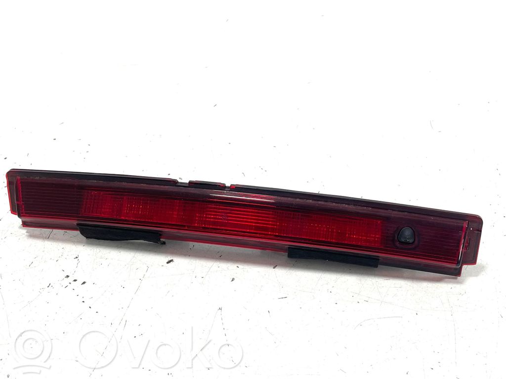 Renault Captur Third/center stoplight 