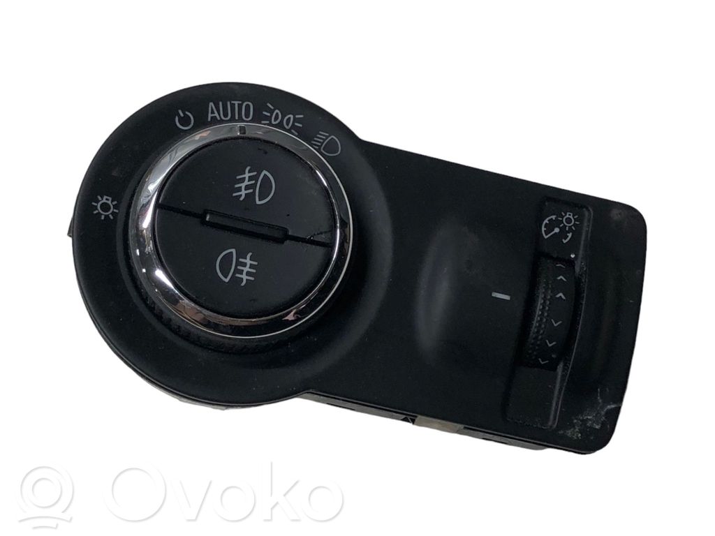Opel Astra J Light switch 