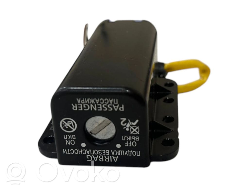 Citroen C4 Aircross Passenger airbag on/off switch 