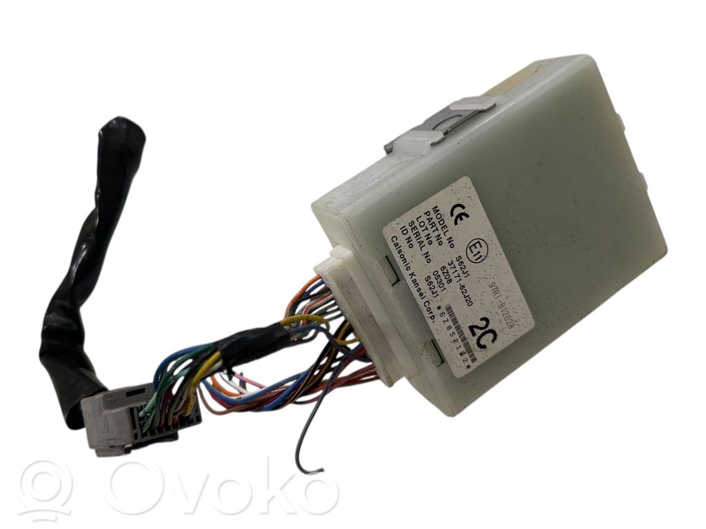Suzuki Swift I Door central lock control unit/module 
