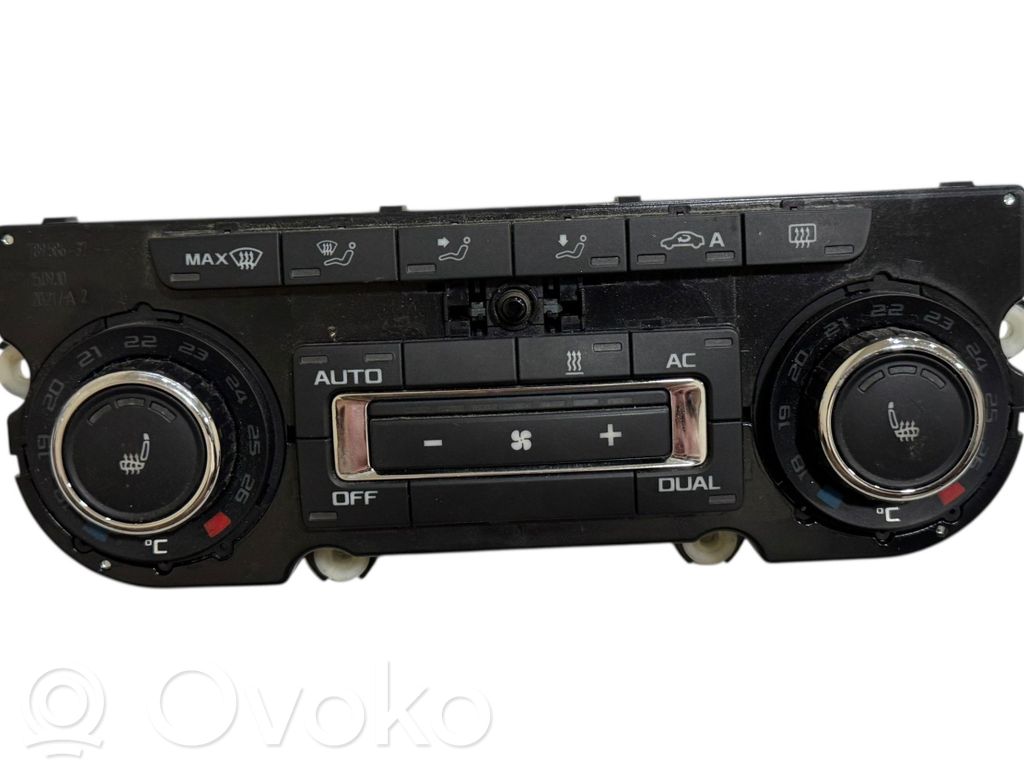 Skoda Octavia Mk2 (1Z) Panel klimatyzacji 