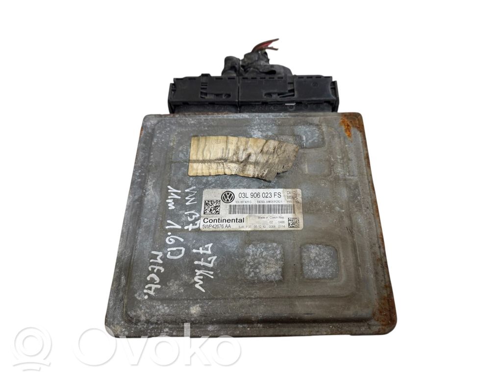 Volkswagen PASSAT B7 Engine control unit/module 