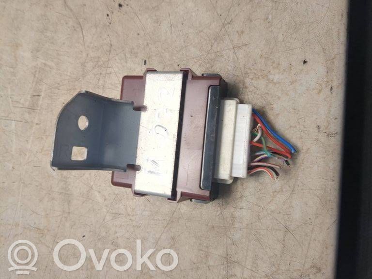 Sterownik / Moduł świateł LCM   84051AL020,51UQP005998,3560060254