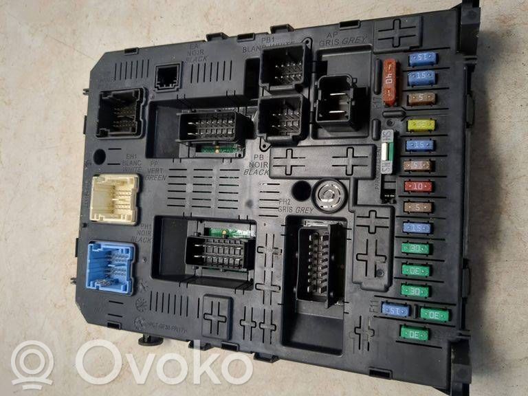 Citroen C4 Aircross Fuse module 