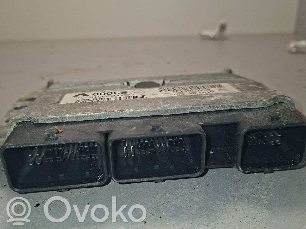 Renault Megane II Engine control unit/module 