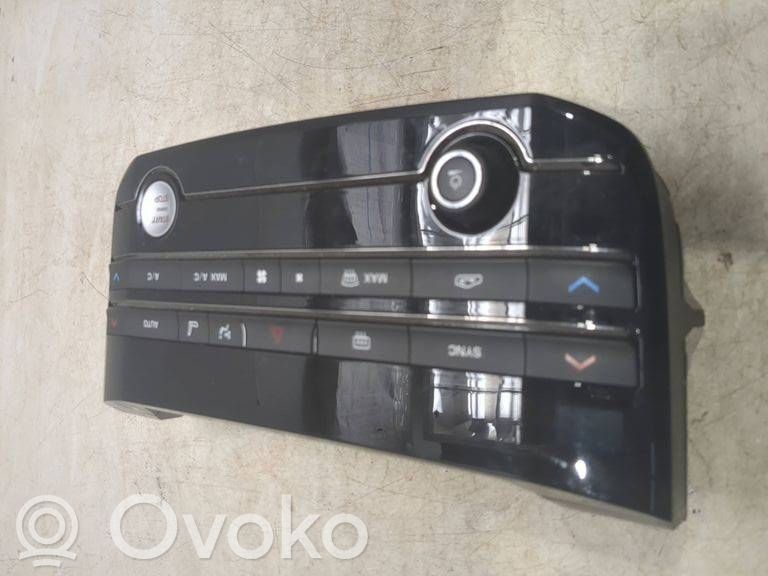 Jaguar XE Climate control unit 