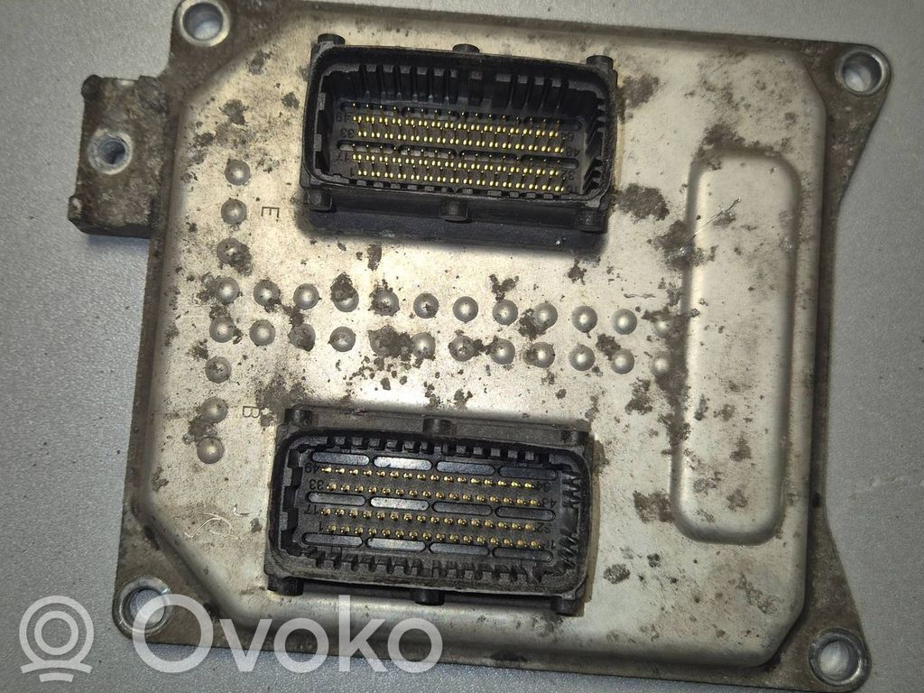 Opel Zafira B Engine control unit/module 