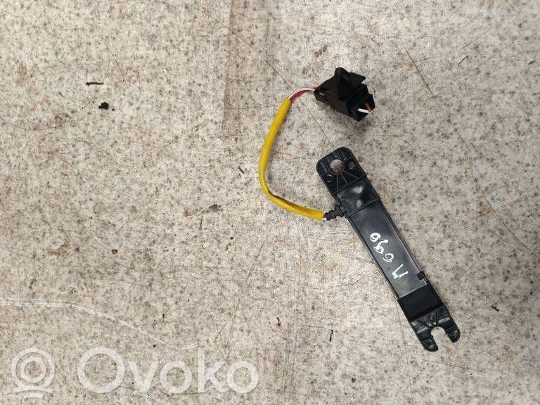 KIA Ceed Pystyantennivahvistin 