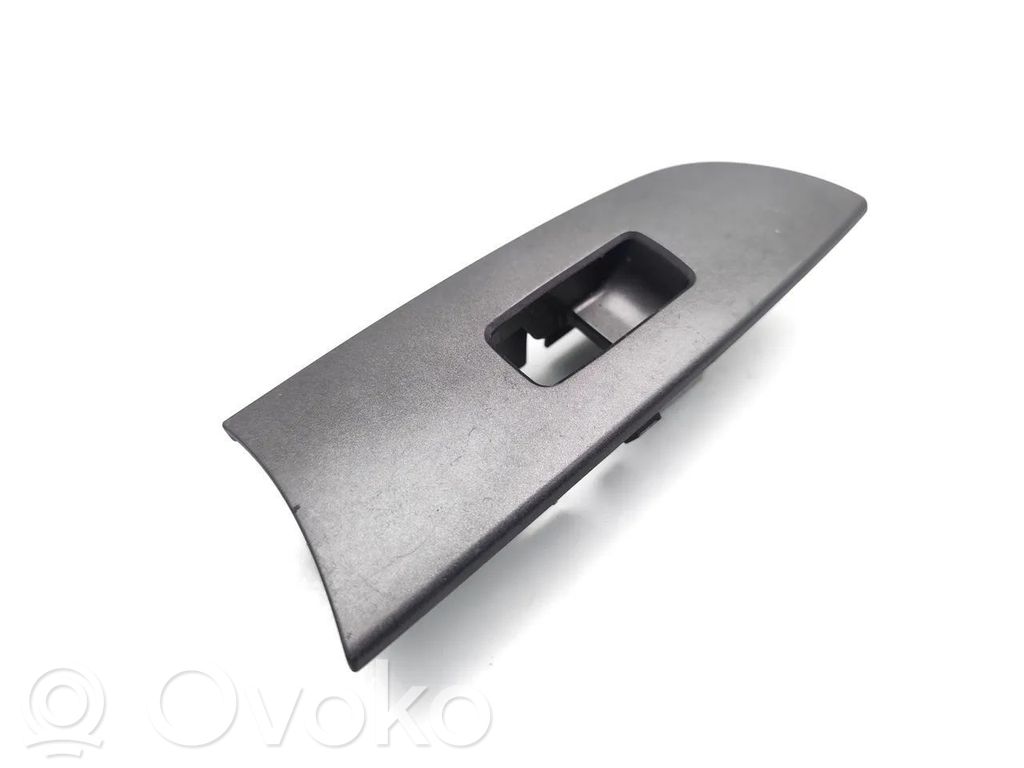 Lexus IS 220D-250-350 Ramka przycisku otwierania szyby drzwi tylnych 