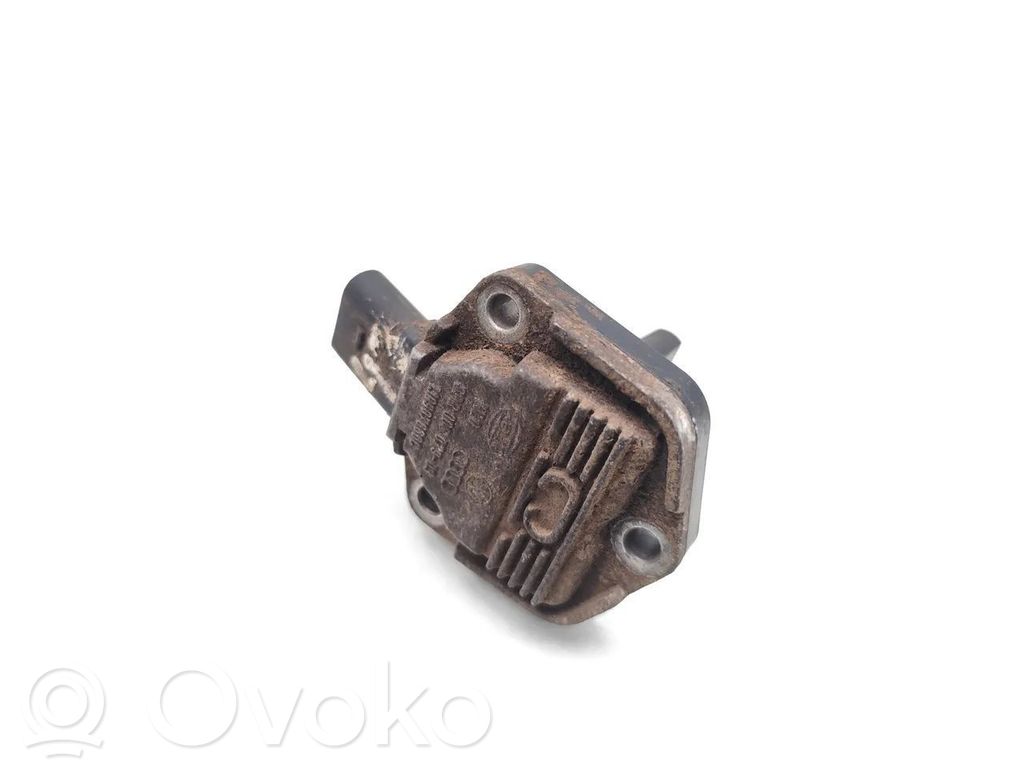 Volkswagen Tiguan Oil level sensor 