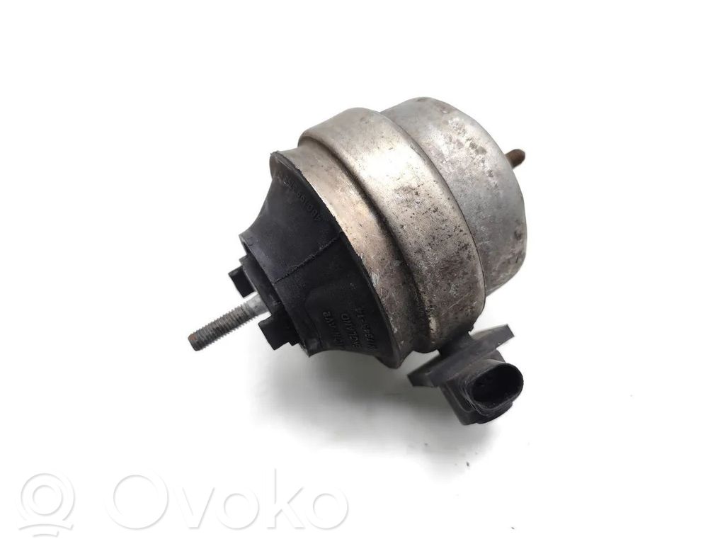 Audi A6 S6 C5 4B Engine mount bracket 