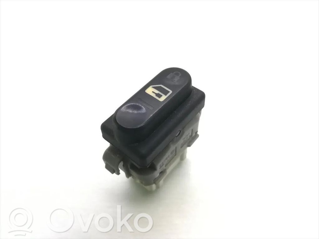 Nissan Qashqai Central locking switch button 