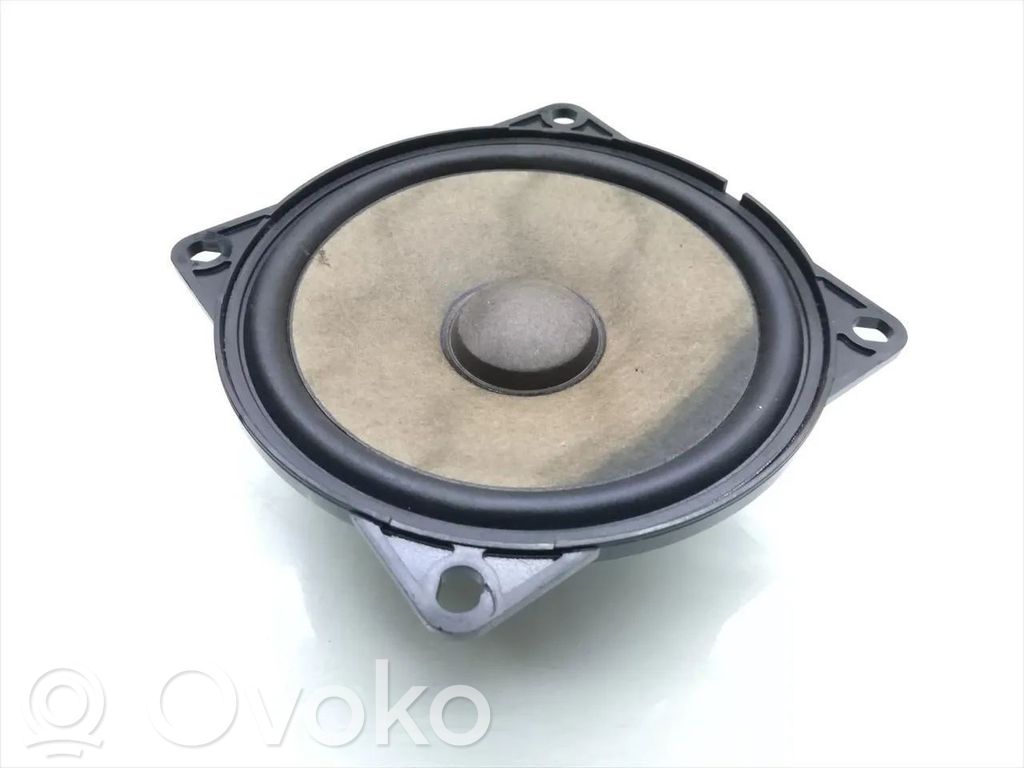 Volkswagen Jetta V Altavoz de la puerta delantera 