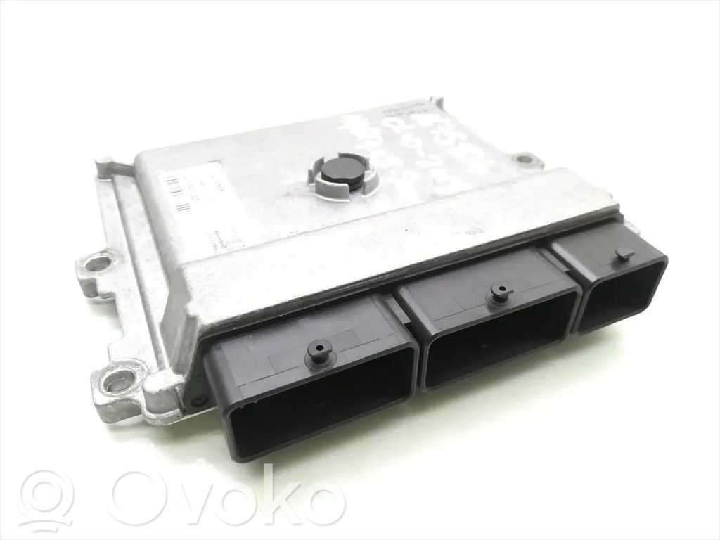 Dacia Sandero Engine control unit/module 