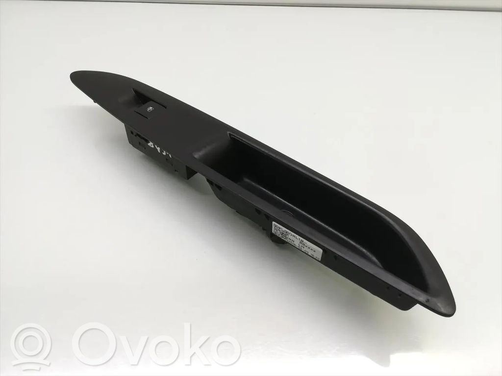Opel Mokka Electric window control switch 
