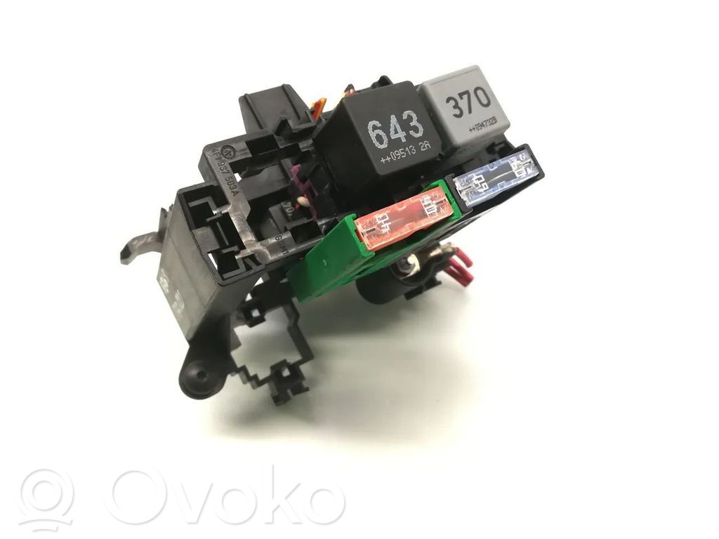 Audi A4 S4 B8 8K Fuse module 