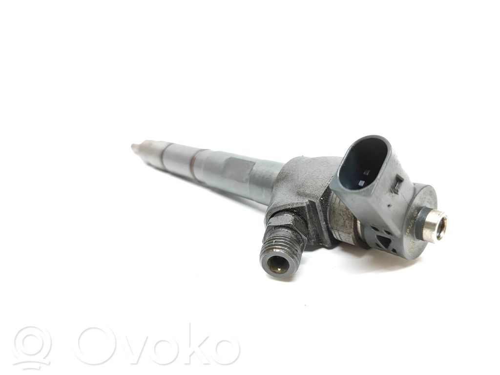 Wtryskiwacz paliwa   04L130277AK