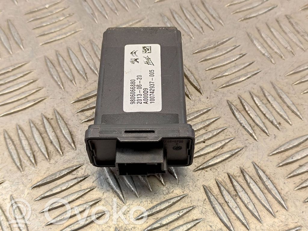 Citroen C4 II Picasso Other control units/modules 