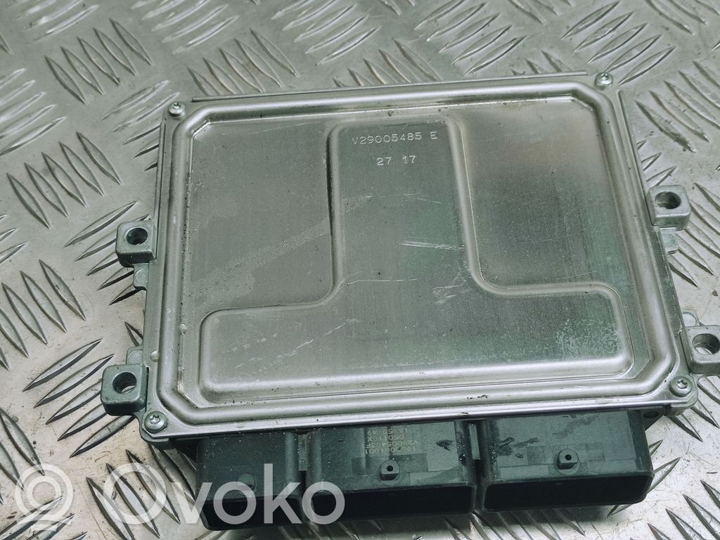 Dacia Sandero Engine control unit/module 