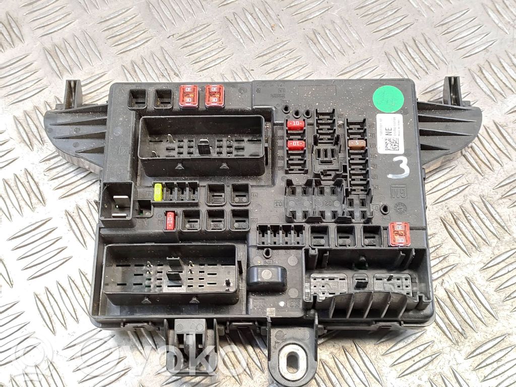 Opel Insignia A Fuse module 
