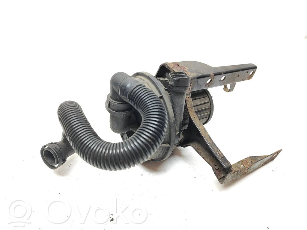 Volkswagen Caddy Secondary air pump 