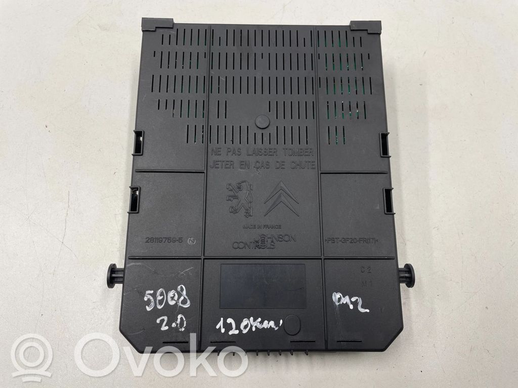 Peugeot 5008 Fuse module 
