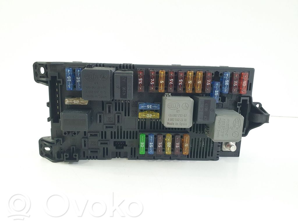 Mercedes-Benz E W211 Fuse module 
