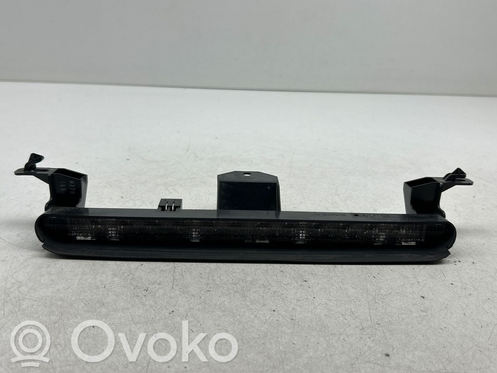 Volvo V70 Third/center stoplight 