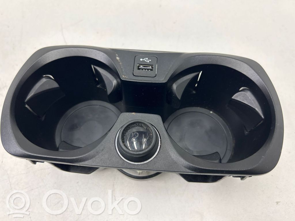 BMW 2 G42 Cup holder front 