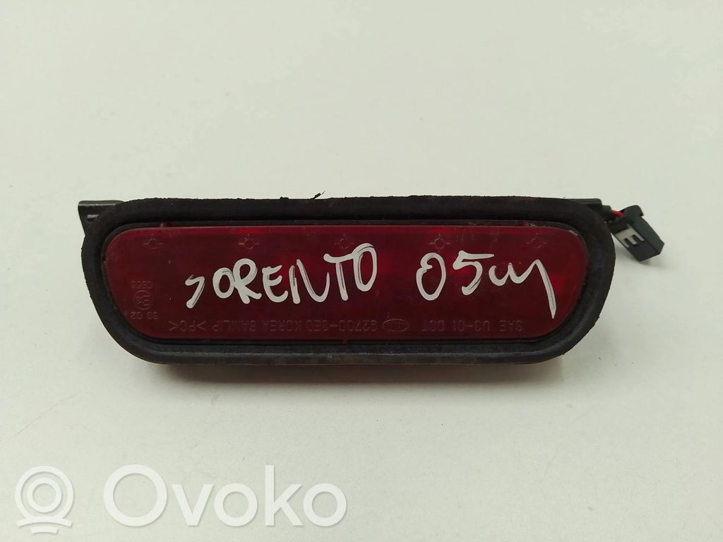 KIA Sorento Third/center stoplight 