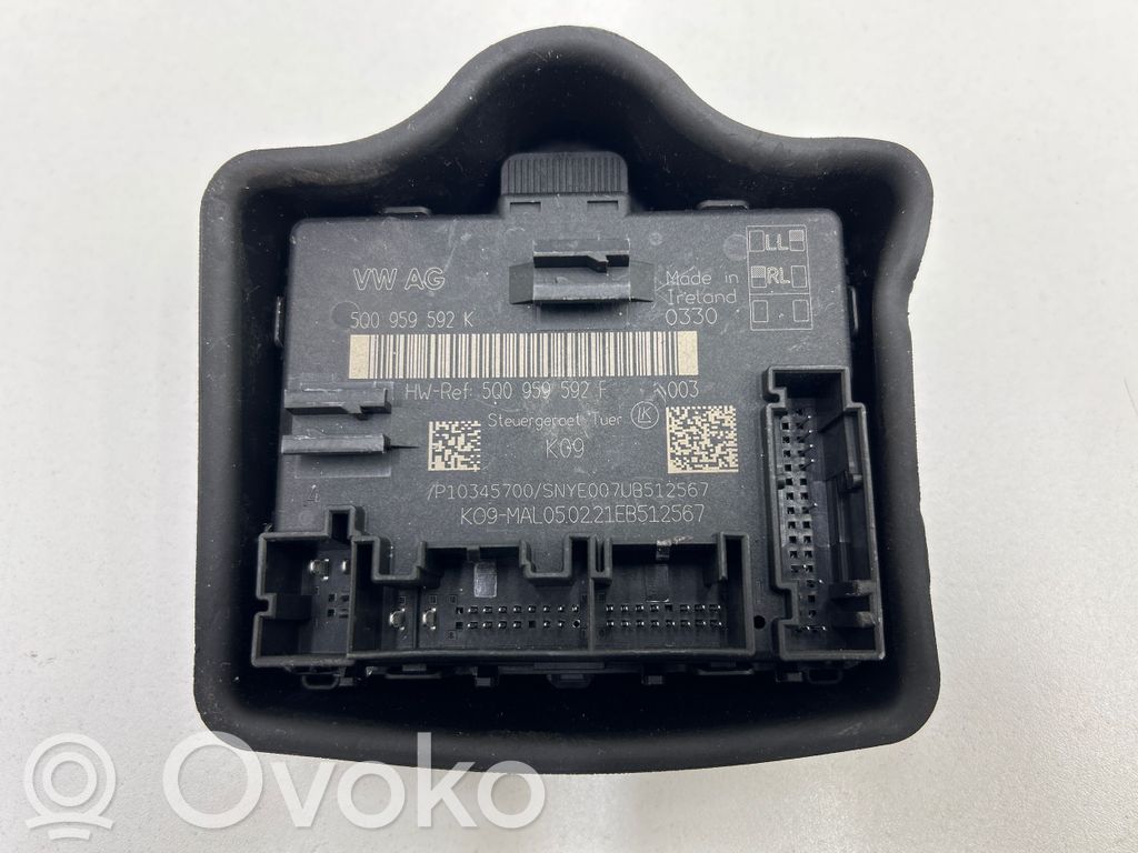Audi Q3 F3 Unité de commande module de porte 
