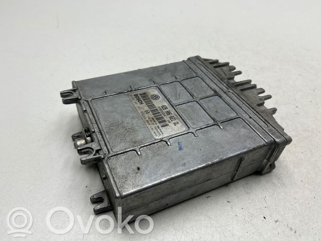 Volkswagen PASSAT B5 Engine control unit/module 
