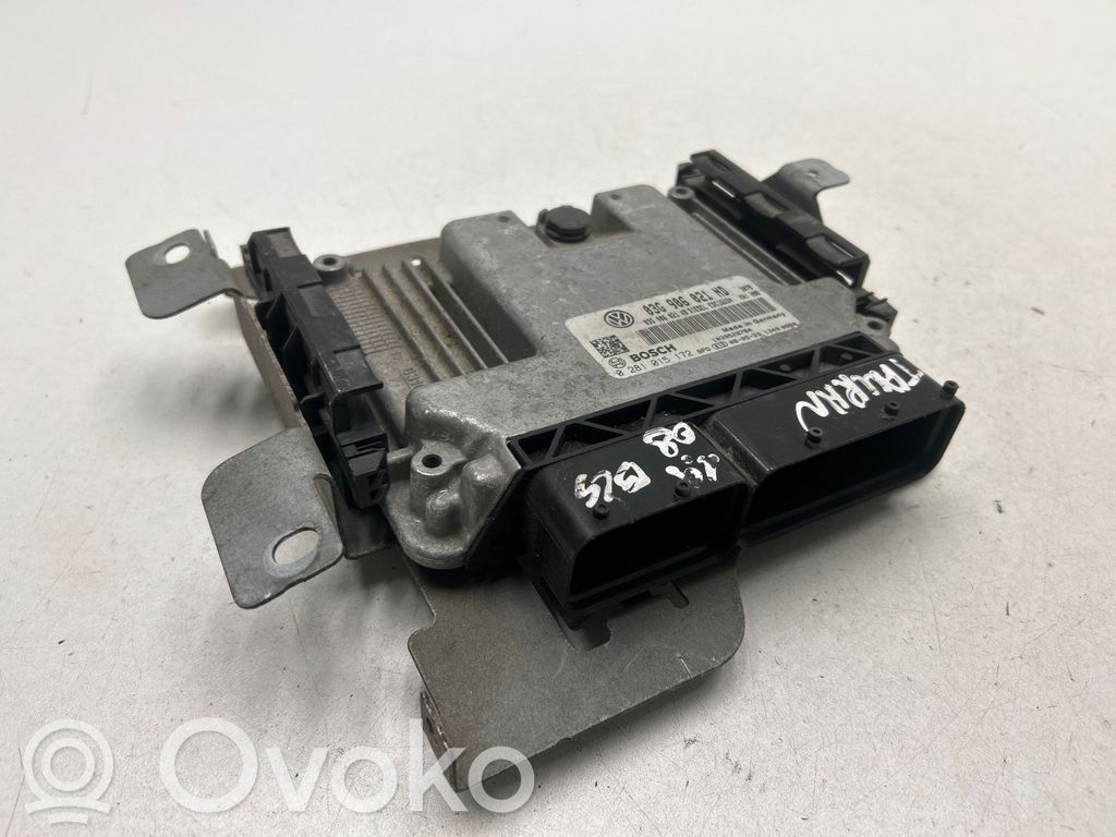 Volkswagen Touran I Engine control unit/module 