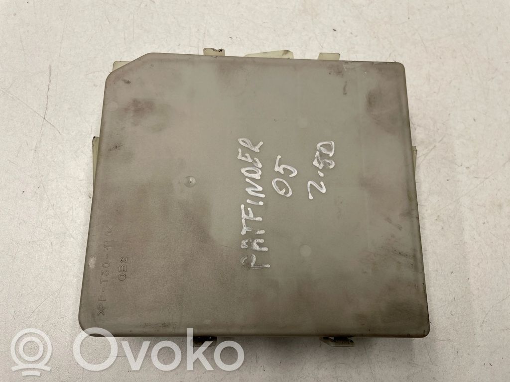 Nissan Pathfinder R51 Fuse module 