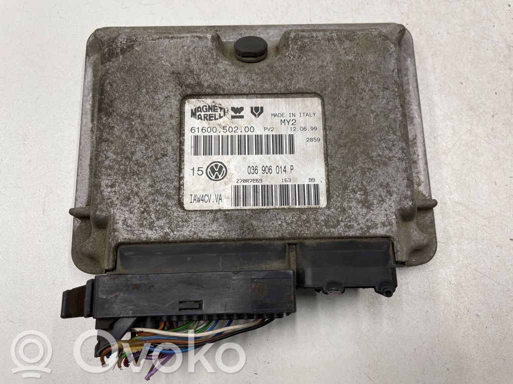 Volkswagen Golf IV Engine control unit/module 