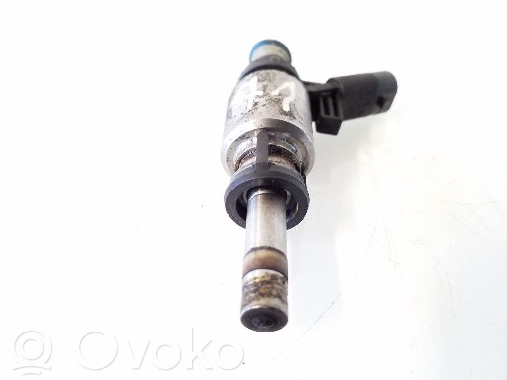 Audi A4 S4 B8 8K Fuel injector 