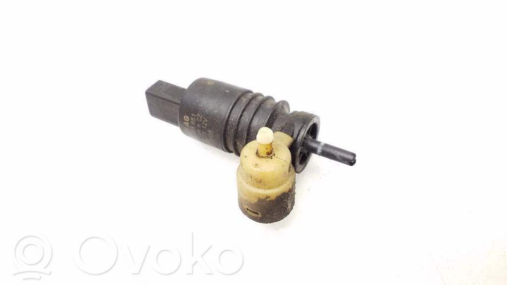 Volkswagen Touareg I Windscreen/windshield washer pump 