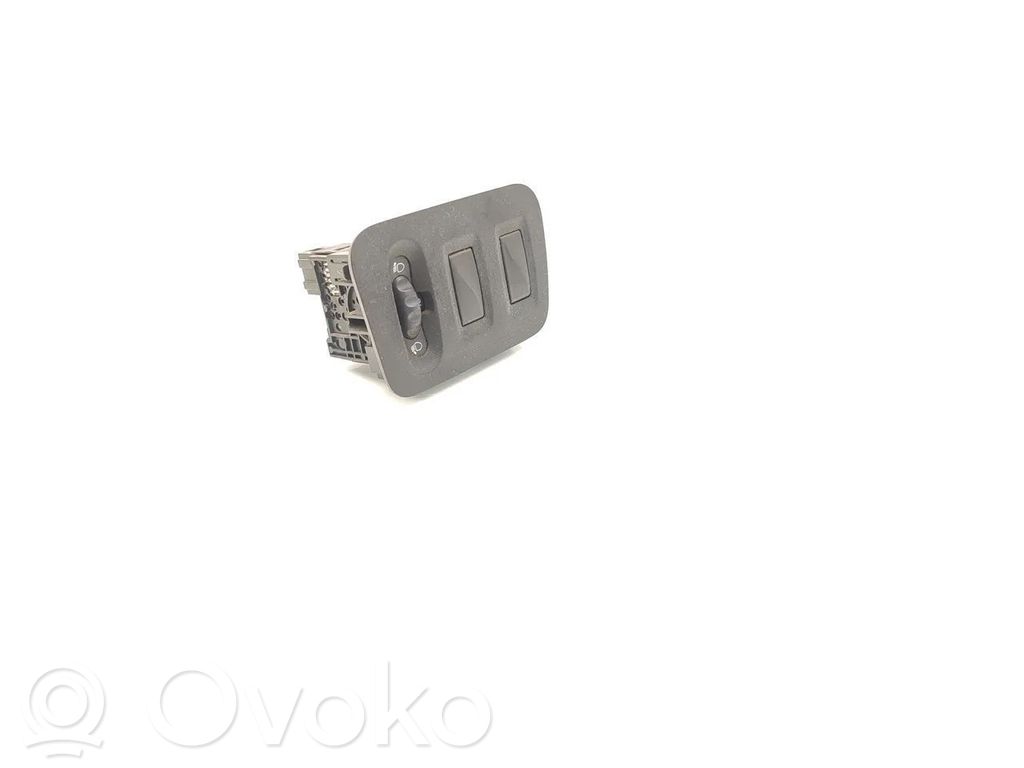 Renault Master III Headlight level adjustment motor 