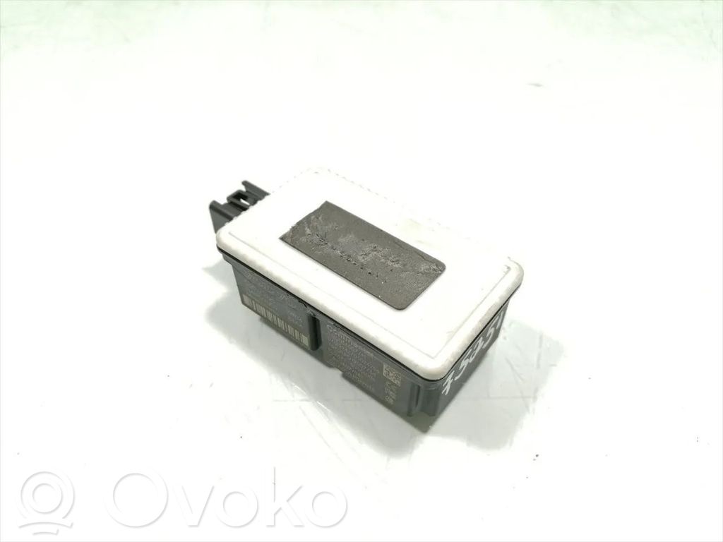 Volvo V70 Central locking relay 