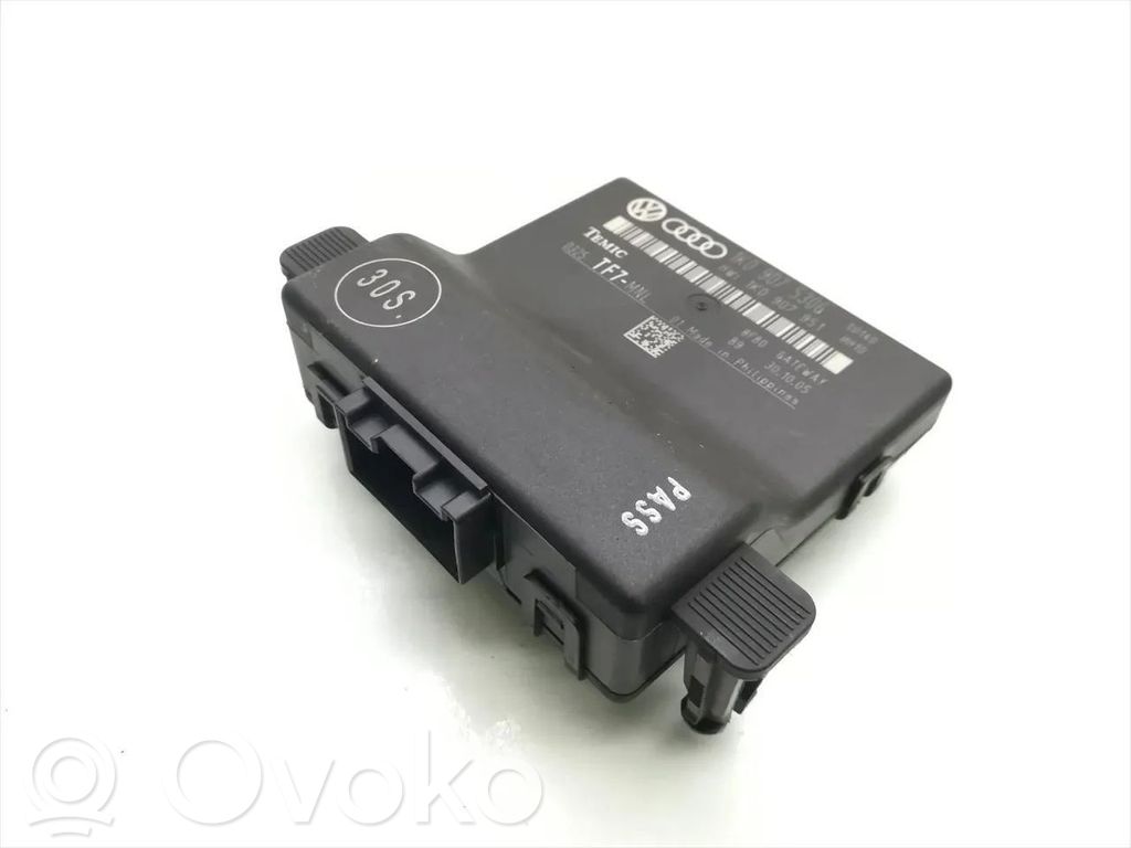 Audi A3 S3 8P Gateway control module 