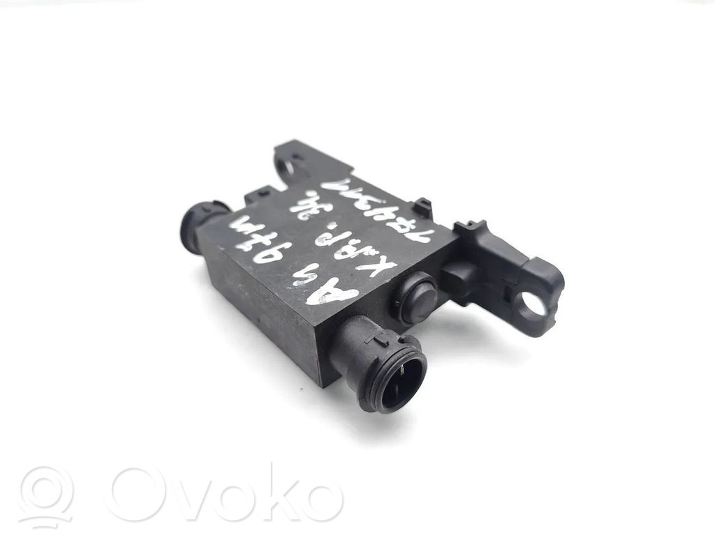 Audi A8 S8 D3 4E Door central lock control unit/module 