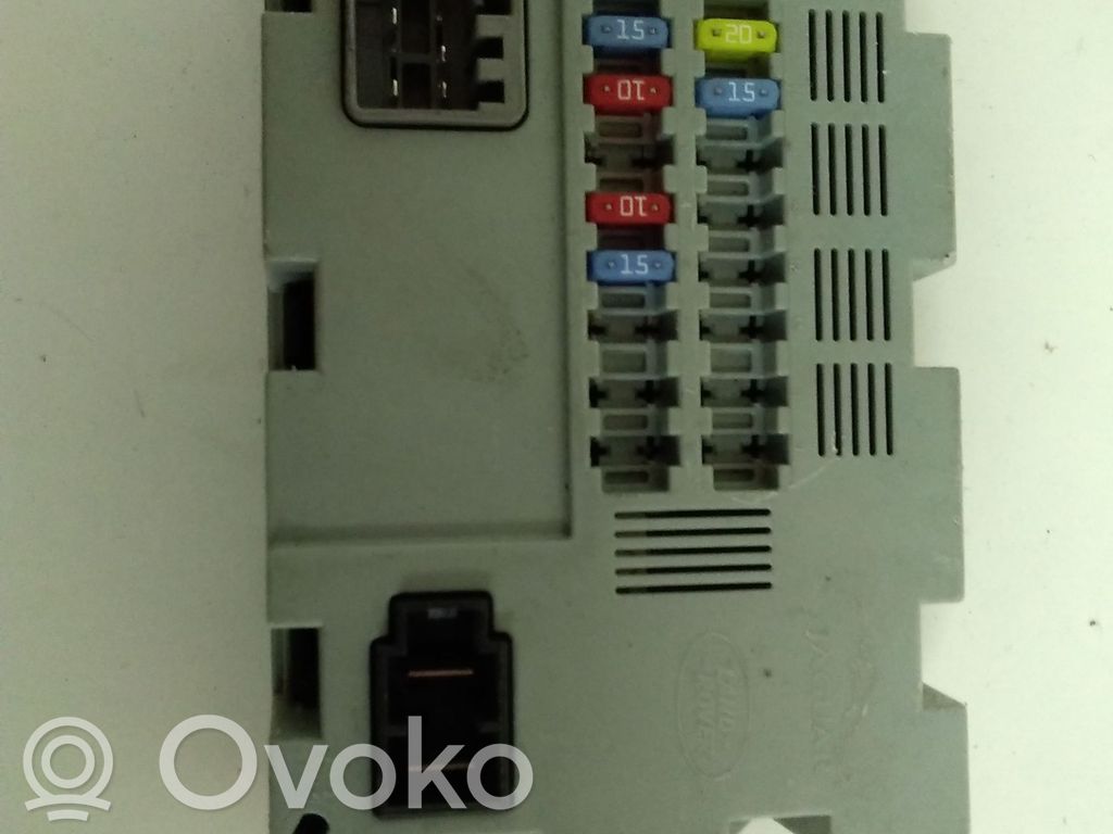 Jaguar XJ X351 Fuse module 
