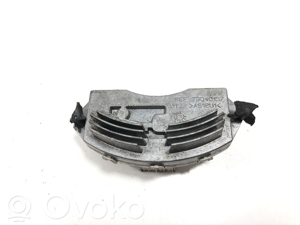 BMW 3 E92 E93 Salono pečiuko ventiliatoriaus rėlė 