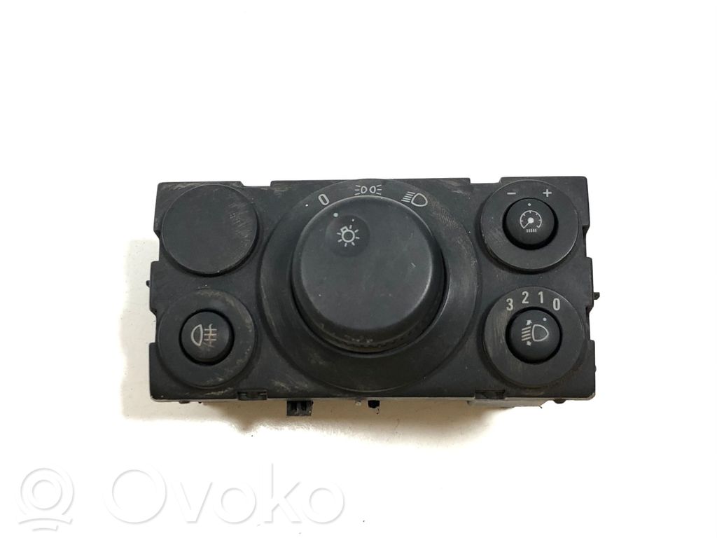 Opel Astra H Light switch 