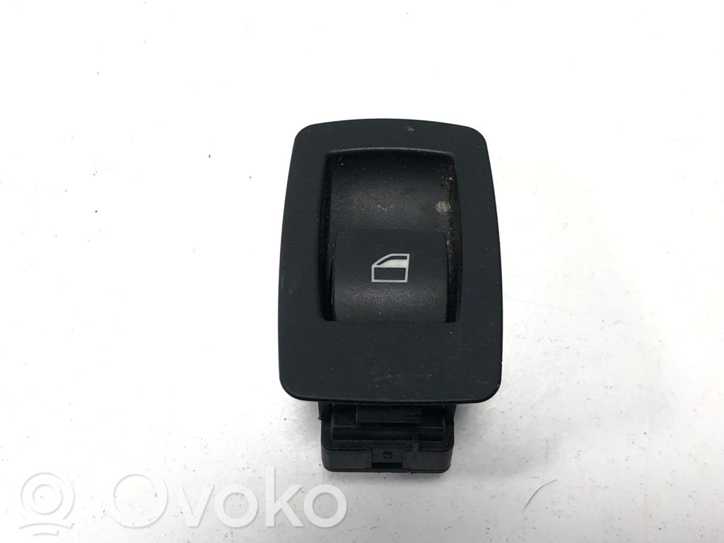 Electric window control switch   6945874,159399000486A,6935534