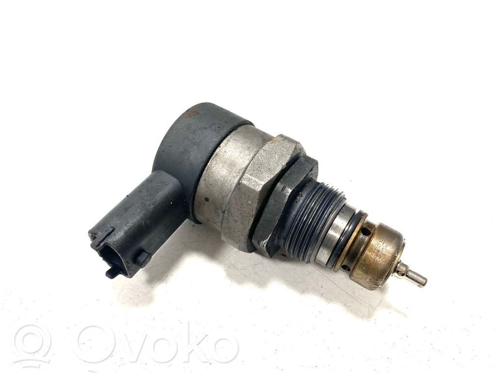 Volvo XC90 Fuel pressure regulator 