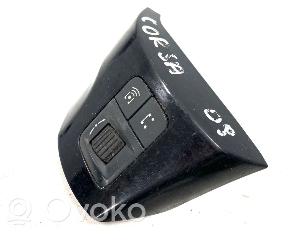 Opel Corsa D Steering wheel buttons/switches 